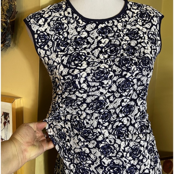 REISS Size 6 Ralli Sheath Dress Lace Allover Stretch Blue White Ruched Waist - Picture 12 of 16